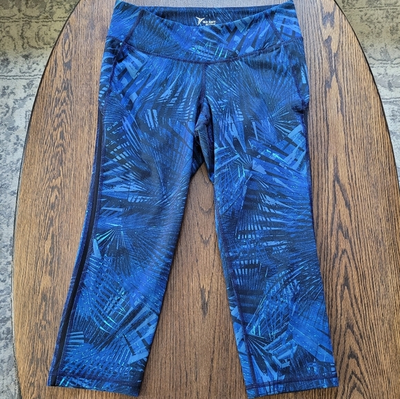 Old Navy Go Dry Active Compression Blue Palm Cropped Leggings Size Women Medium - Picture 1 of 11
